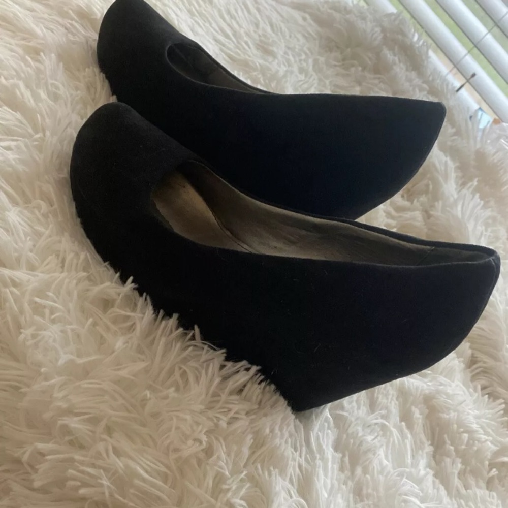 Fergalicious suede wedge